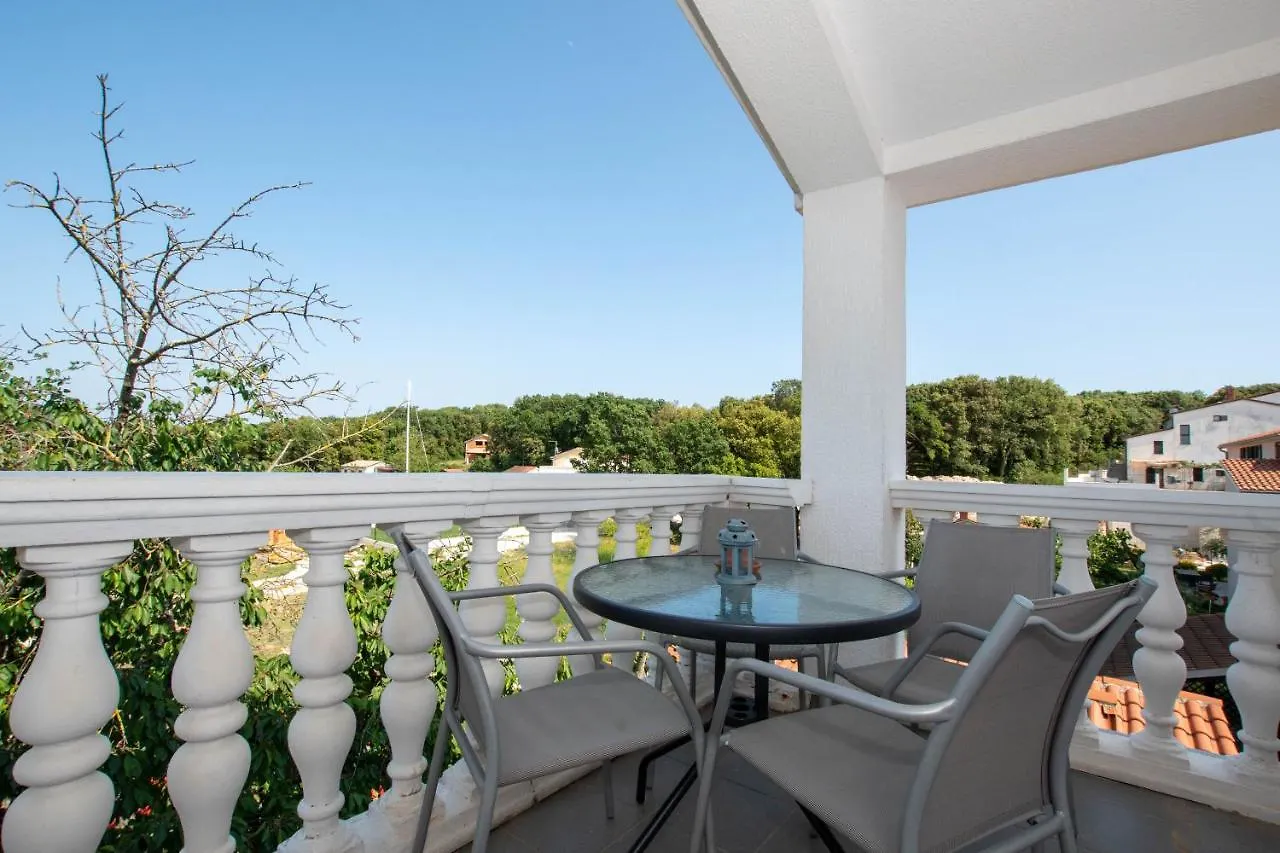 Apartment Villa Lucija Pjescana Uvala