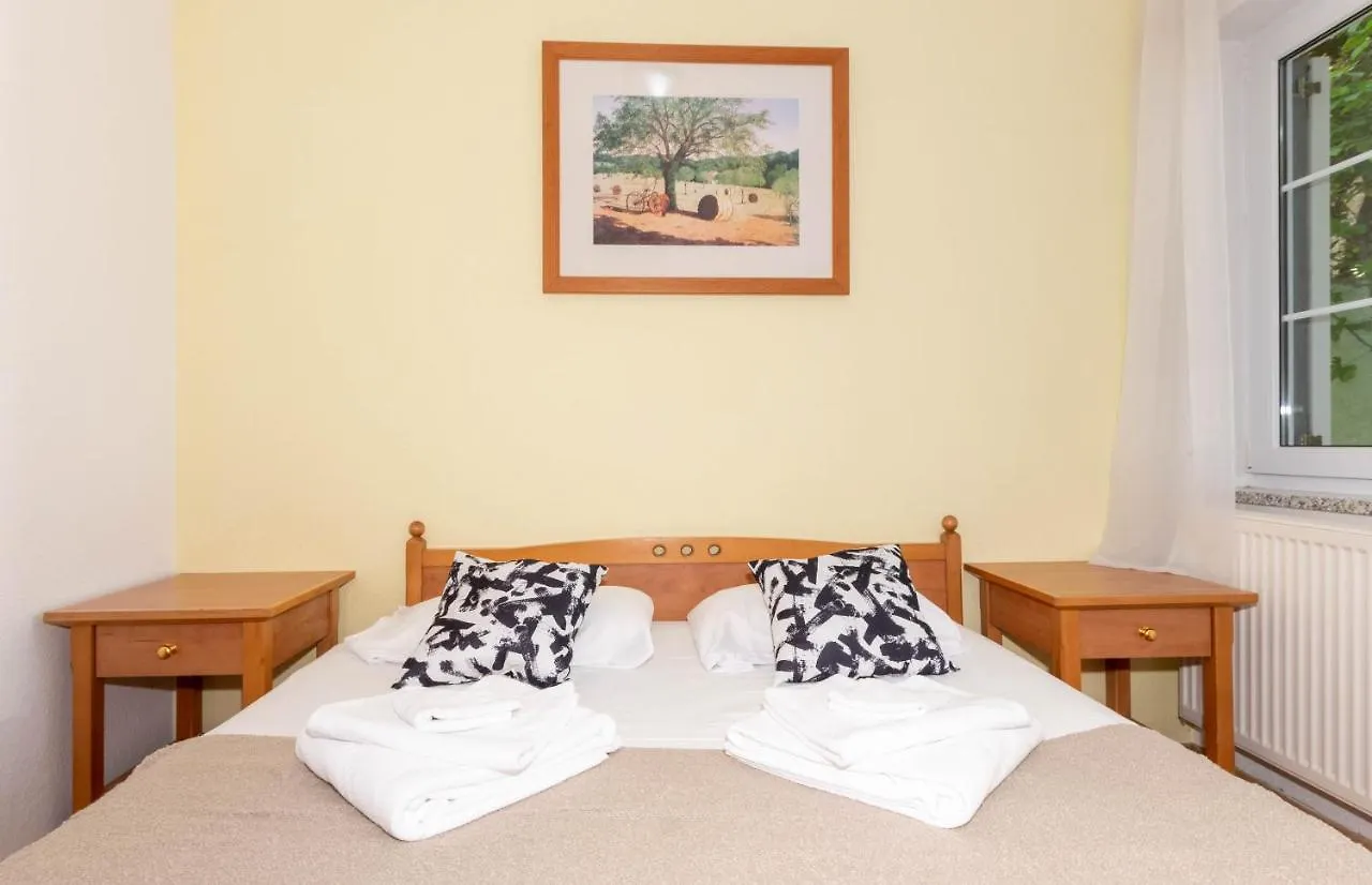 Apartment Villa Lucija Pjescana Uvala Croatia