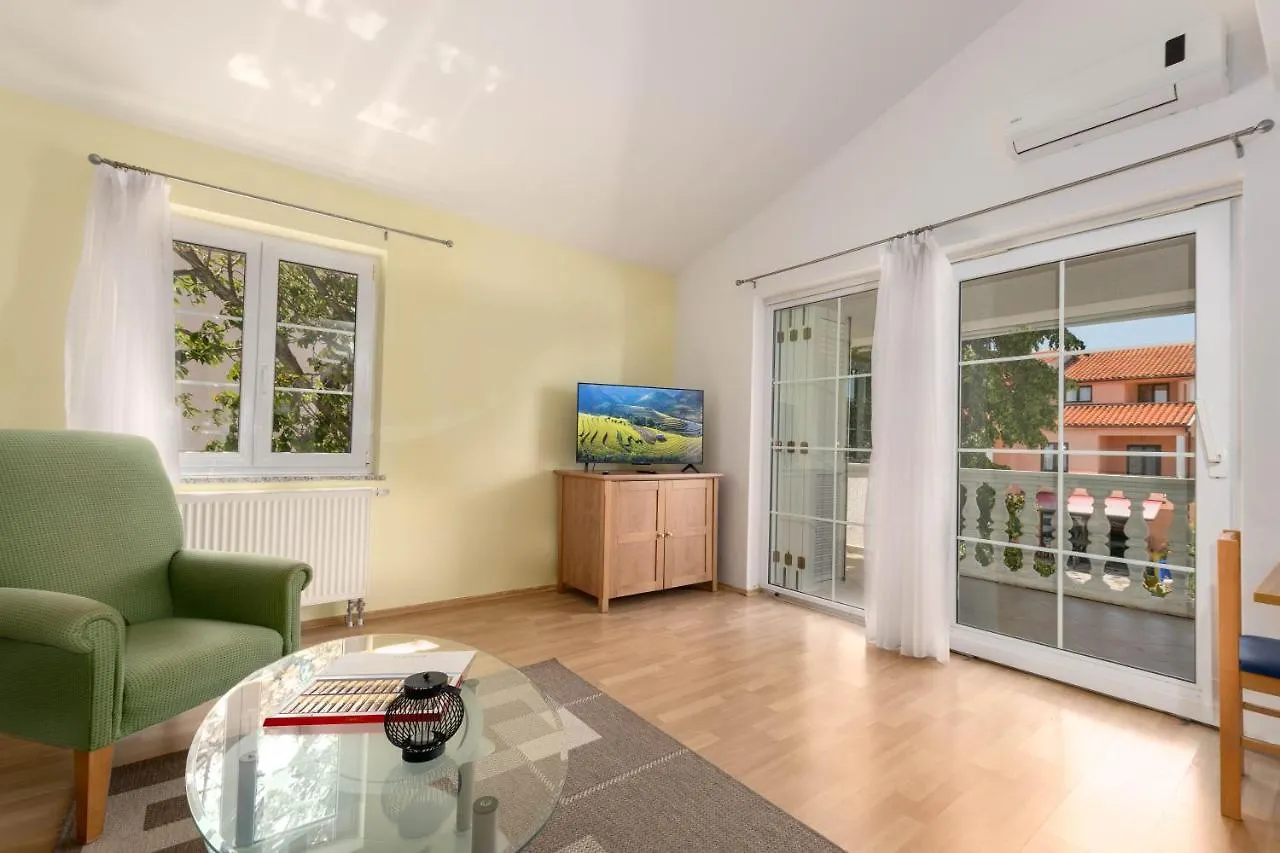 Apartment Villa Lucija Pjescana Uvala Croatia