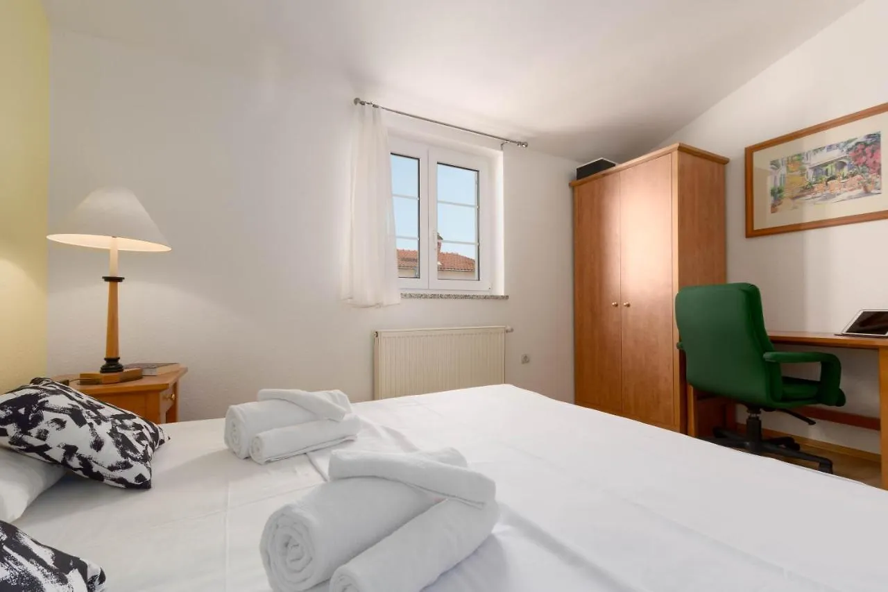 Villa Lucija Pjescana Uvala Apartment