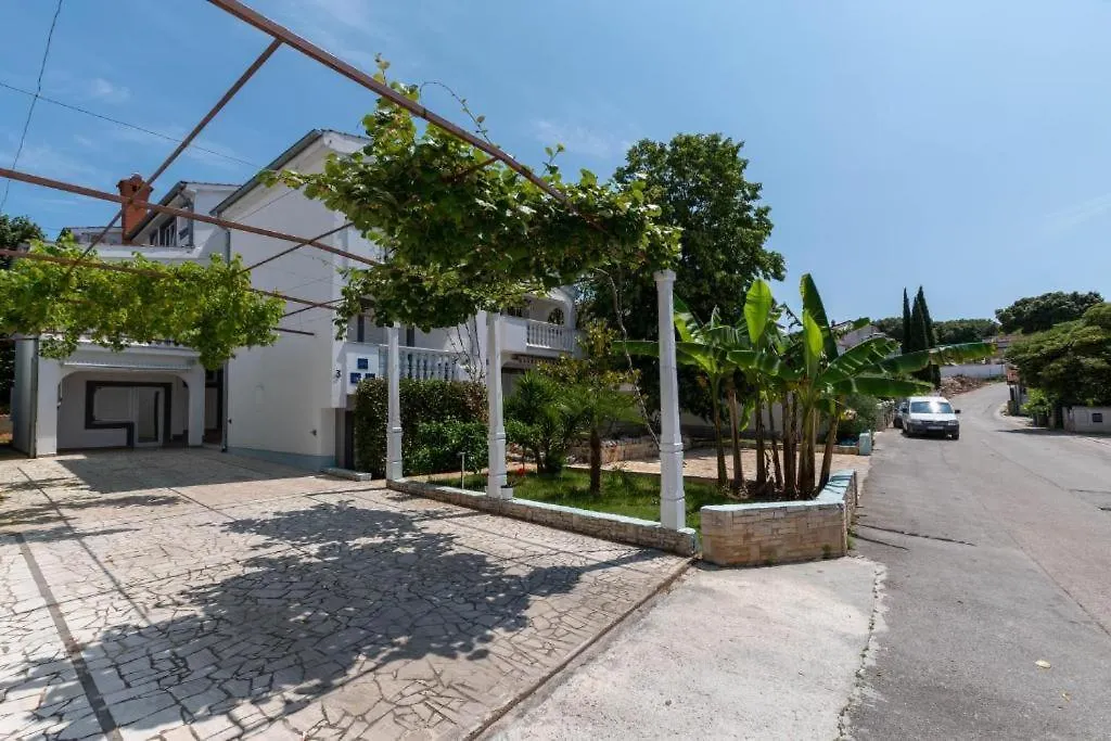 Villa Lucija Pjescana Uvala Apartment
